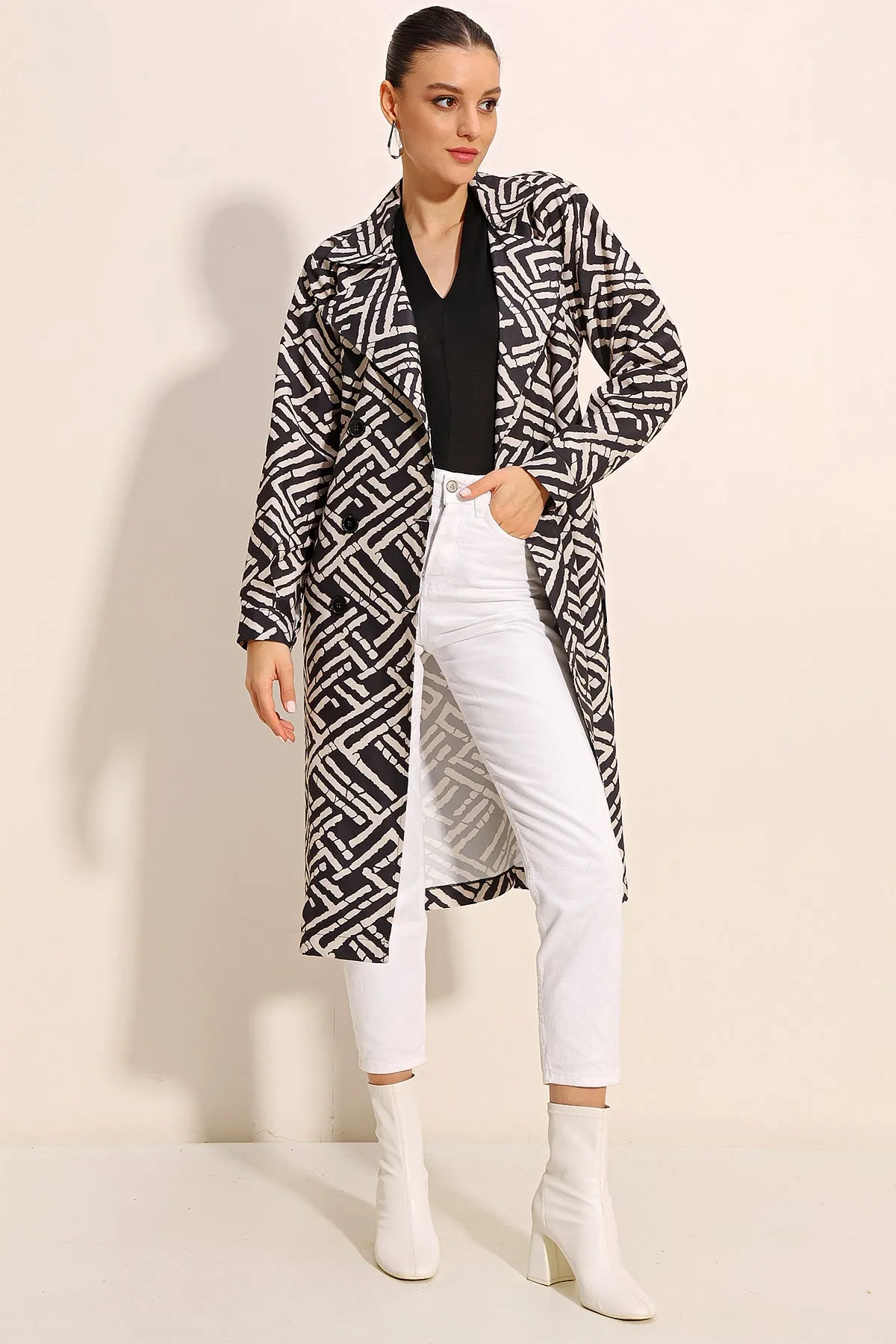 BGD Women Patterned Double-Breasted Trench Coat - Color Black - Avondale