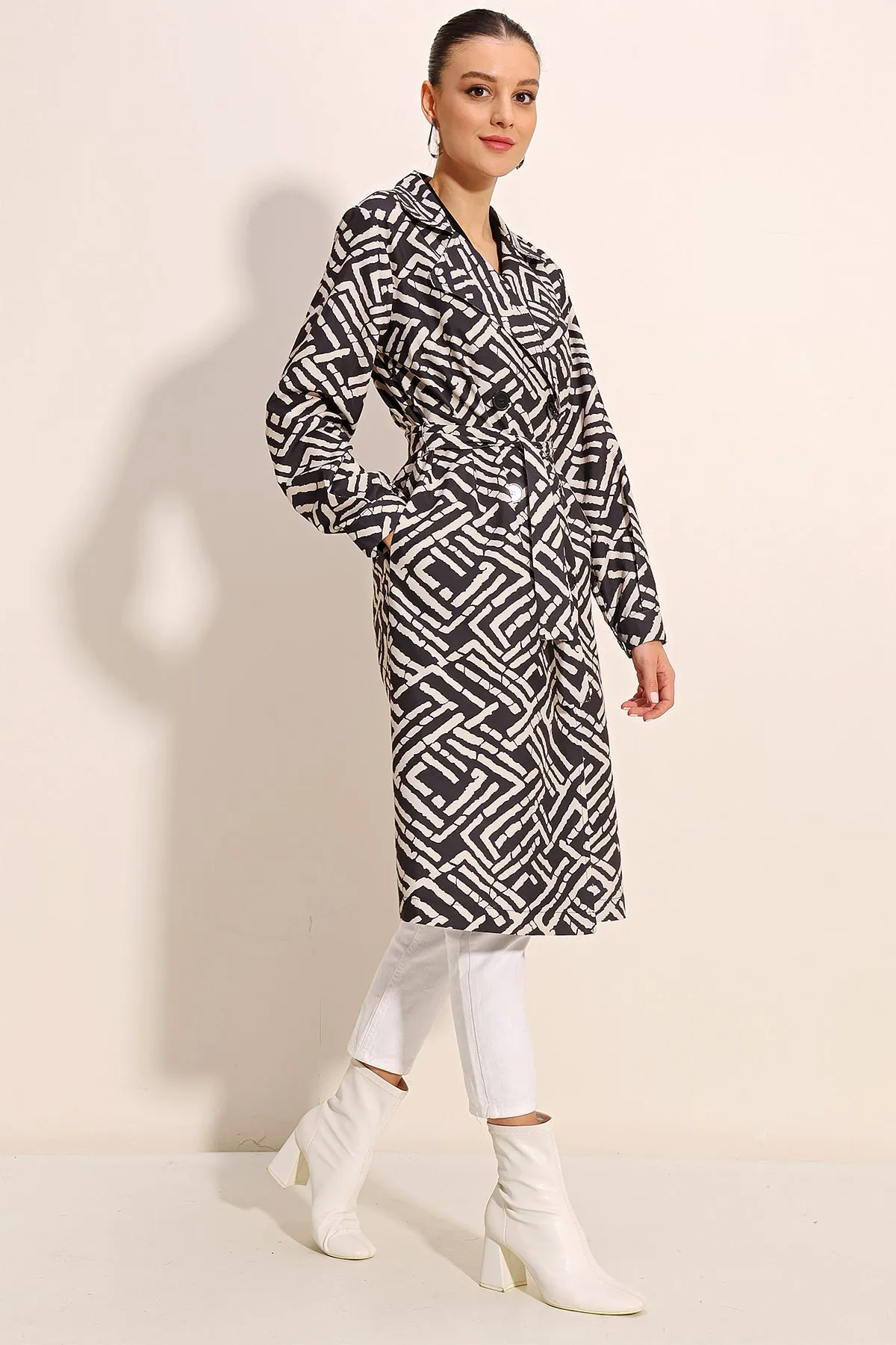 BGD Women Patterned Double-Breasted Trench Coat - Color Black - Avondale