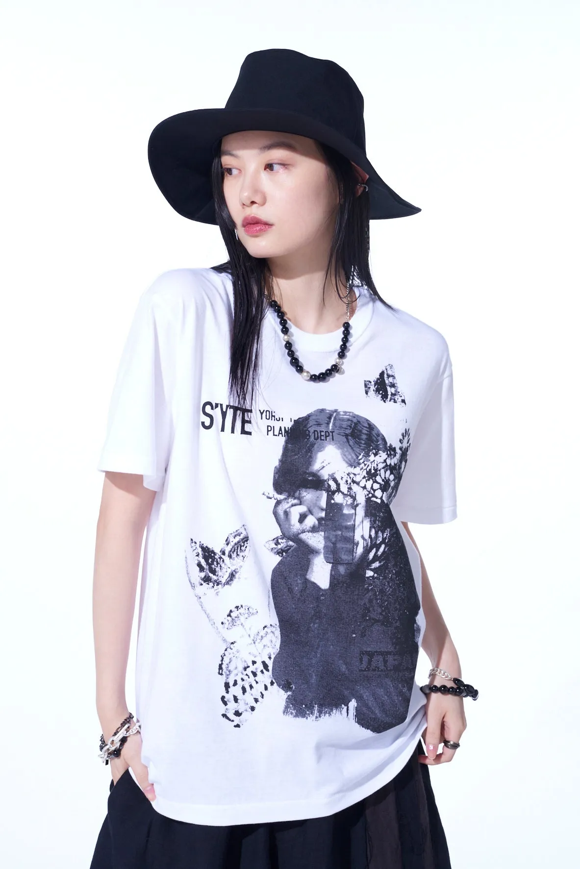 CIGARETTES AND BUTTERFLIES GRAPHIC T-SHIRT