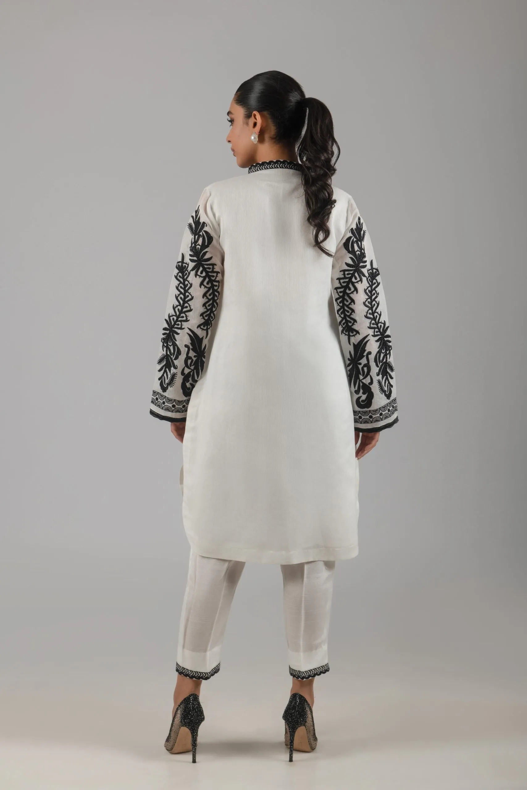 Luxe Edit '24 - 16320 Black/White