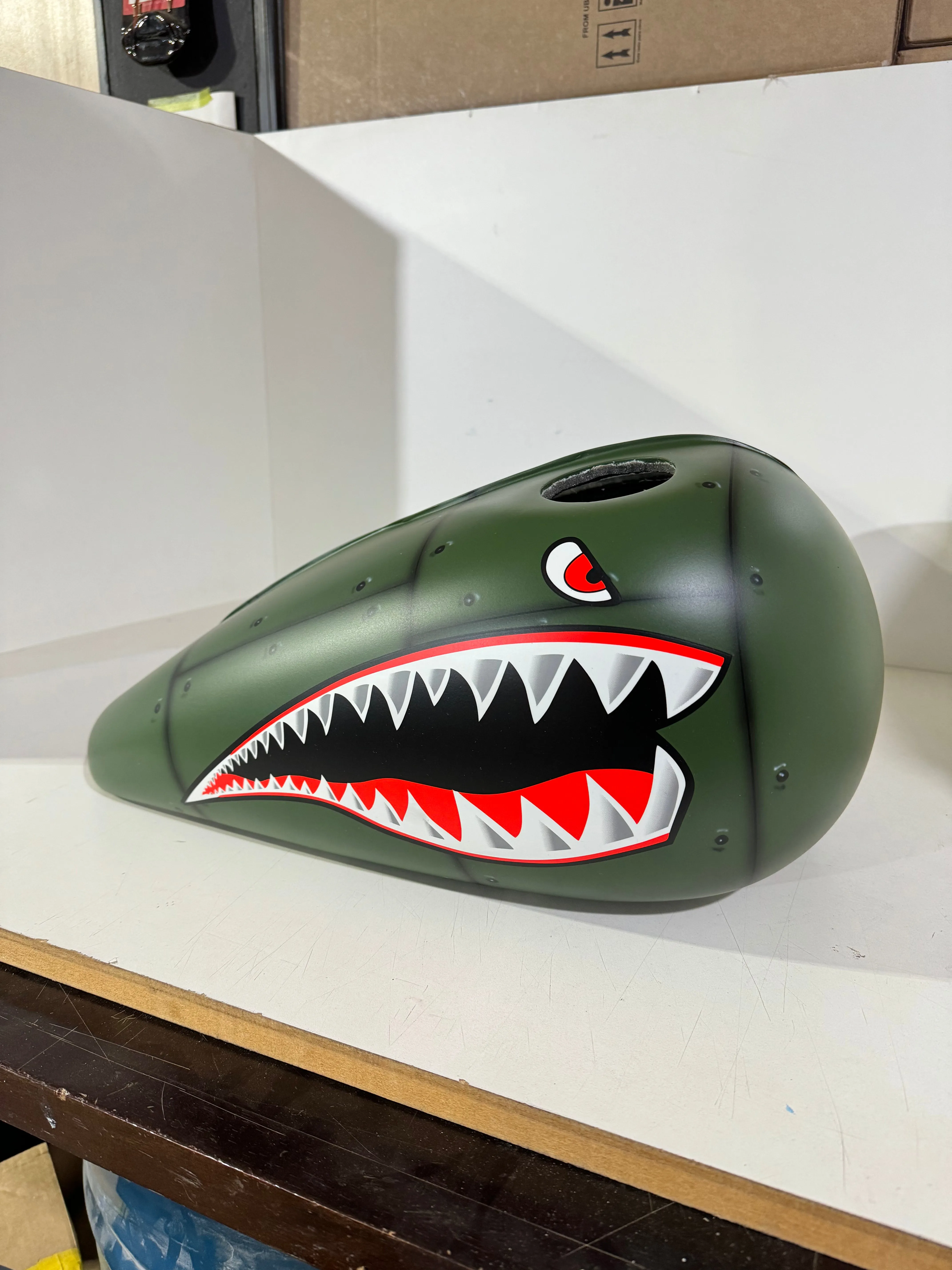 METAL SHARK - Iron