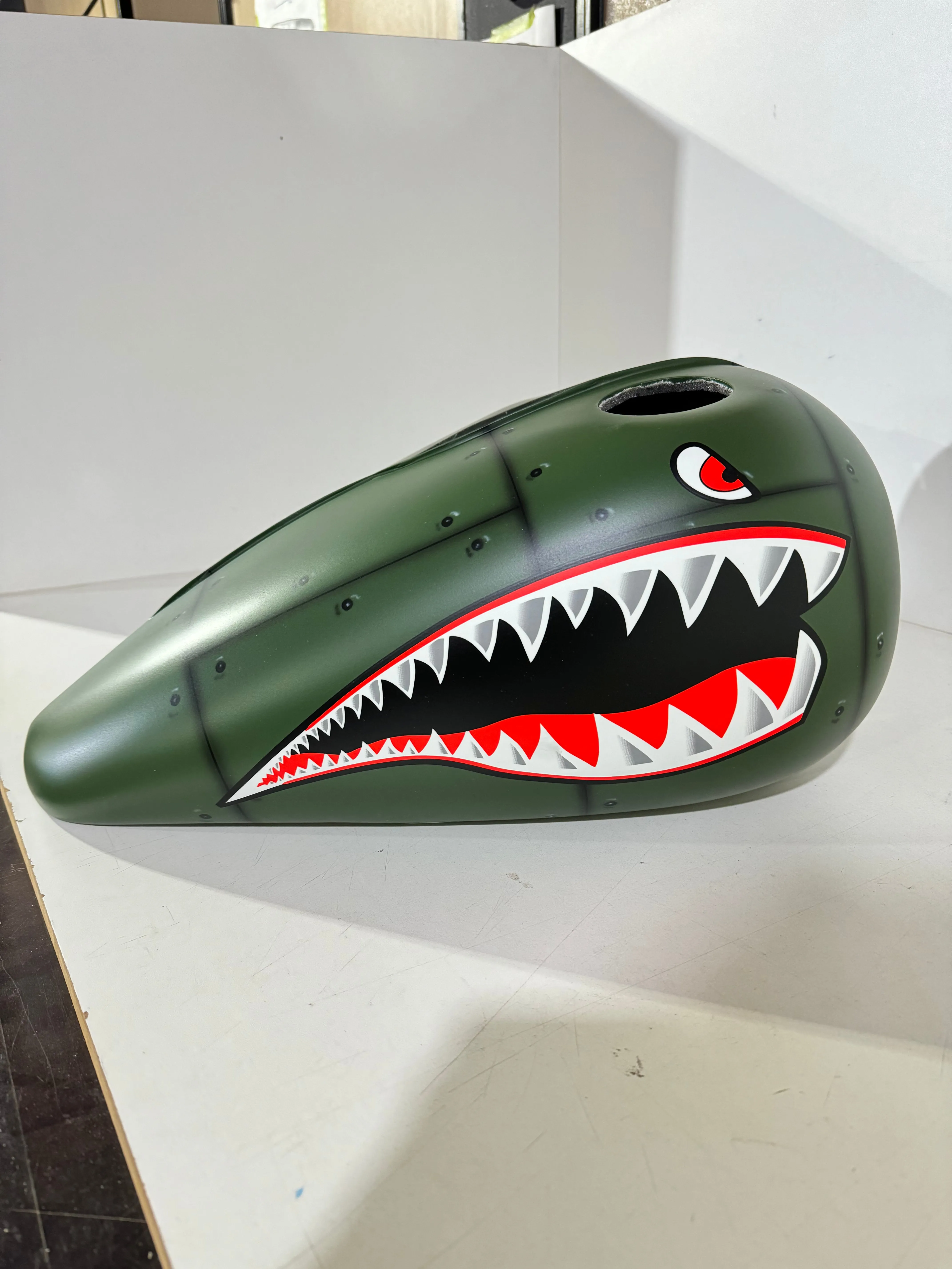 METAL SHARK - Iron