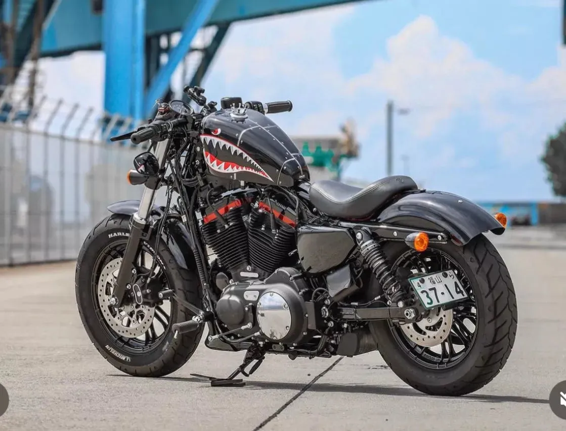 METAL SHARK - Iron