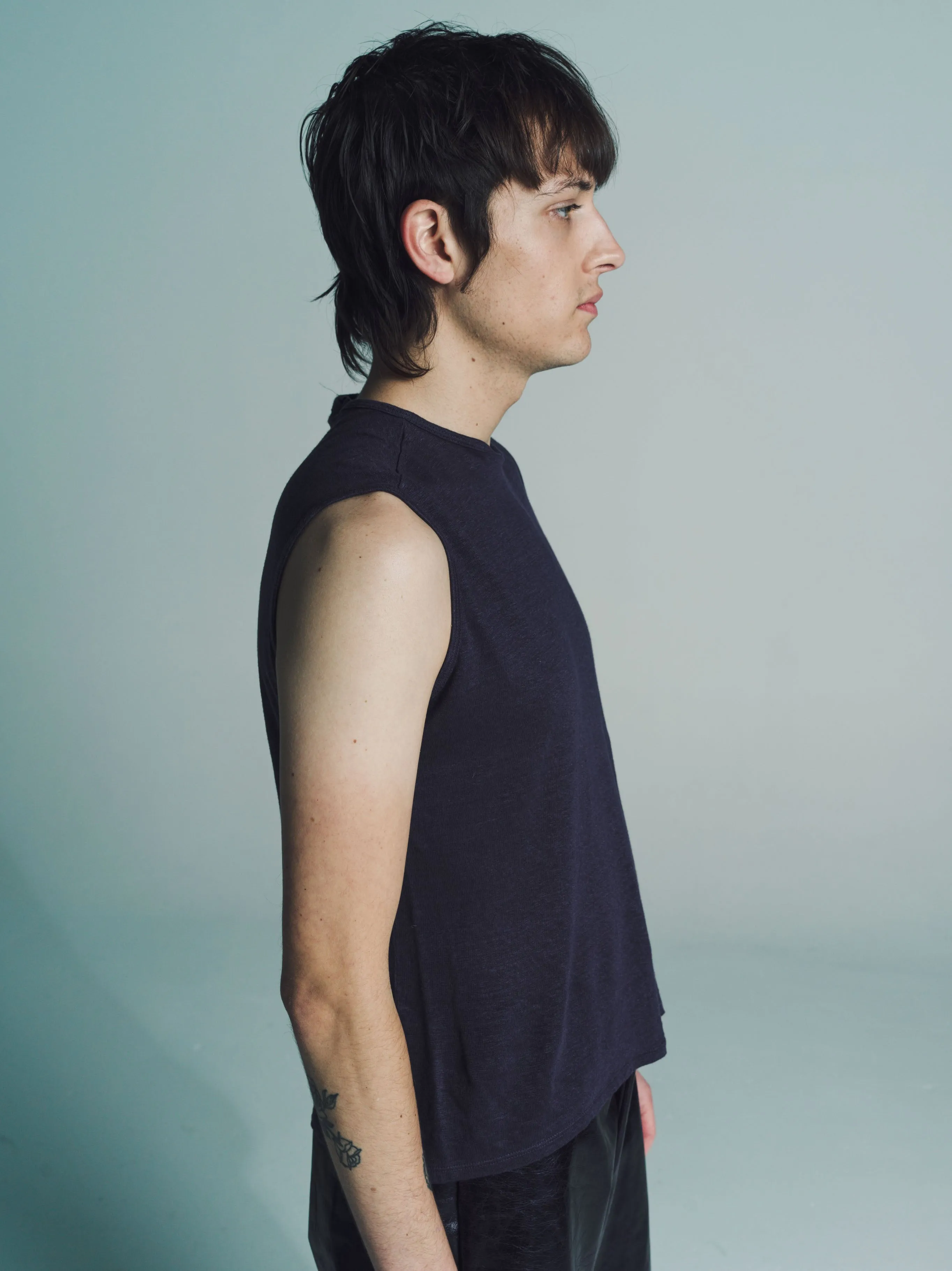 NO.33 Aubergine Linen Sleeveless T-Shirt