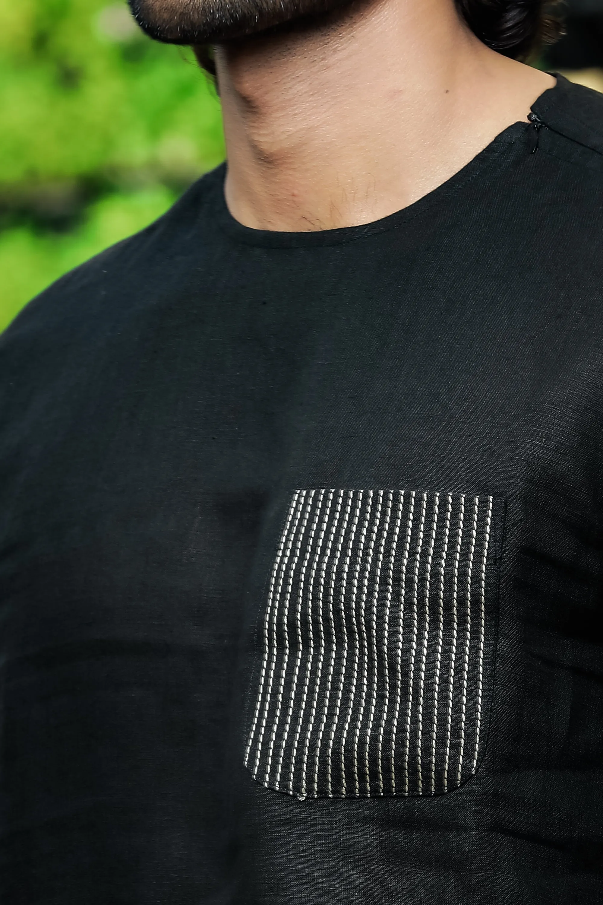 Simon - Pure Linen Stitch Detail Short Sleeve T-Shirt - Black