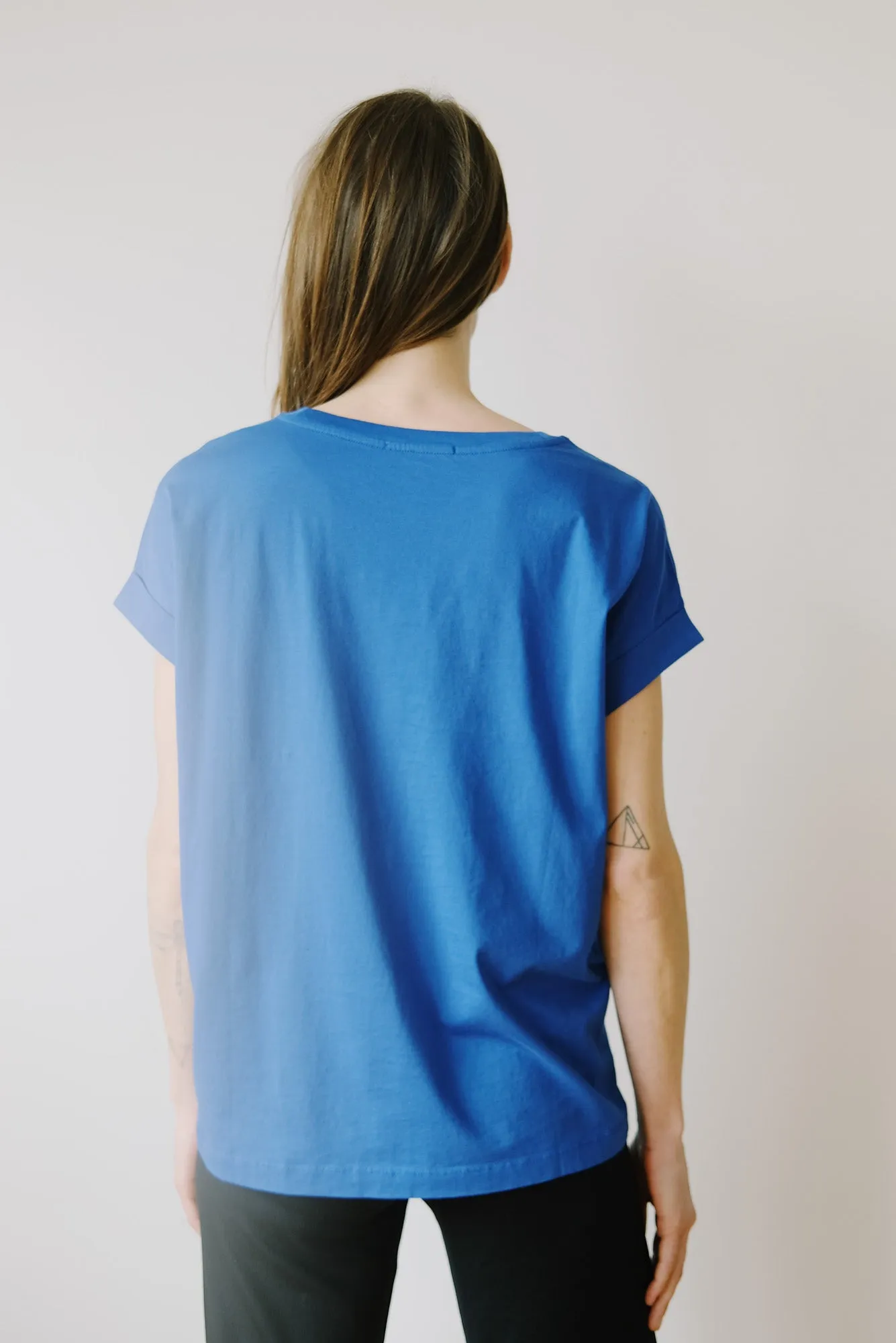 t-shirt - idaara - dynamo blue