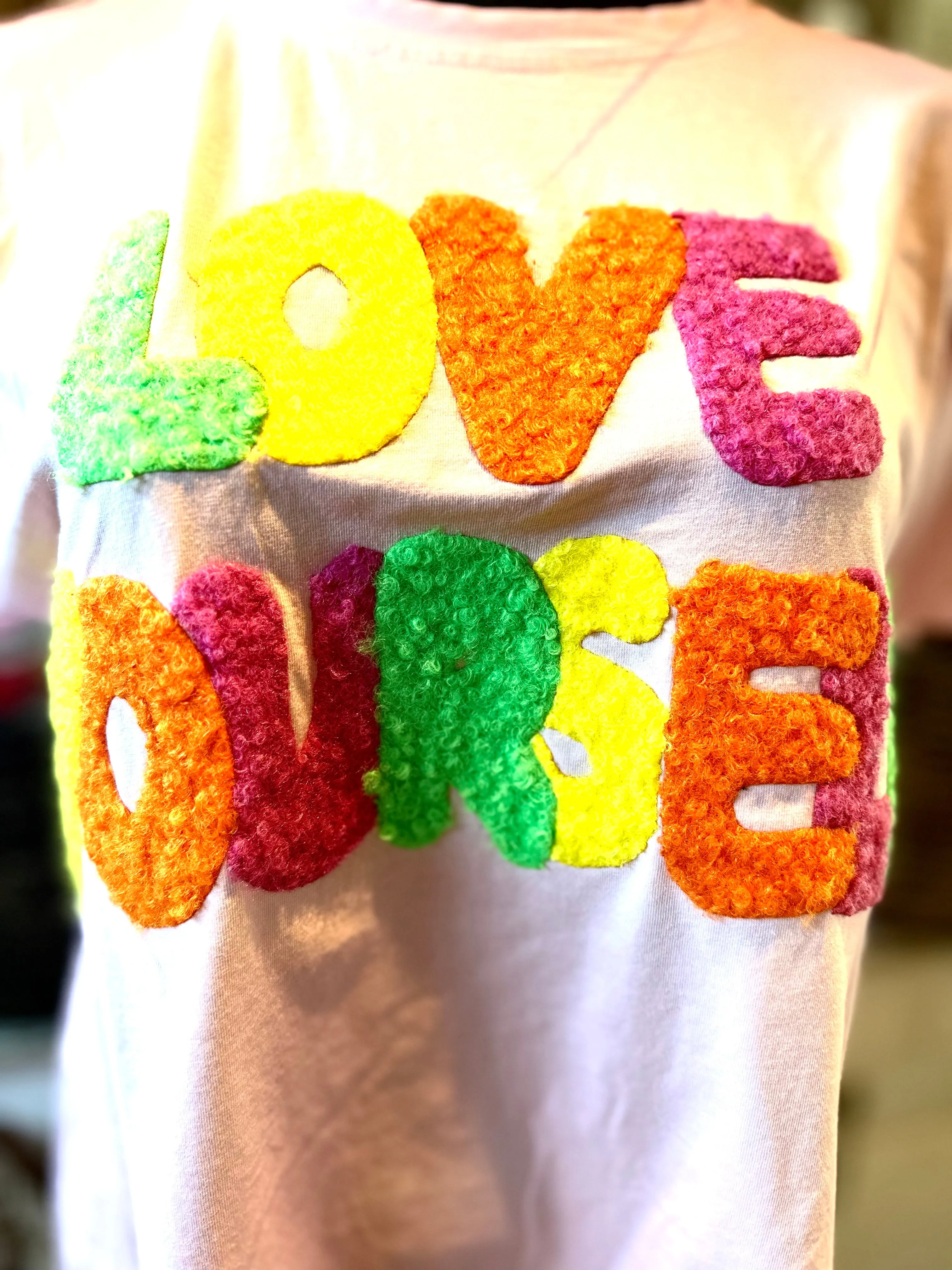 T-Shirt " Love Yourself "