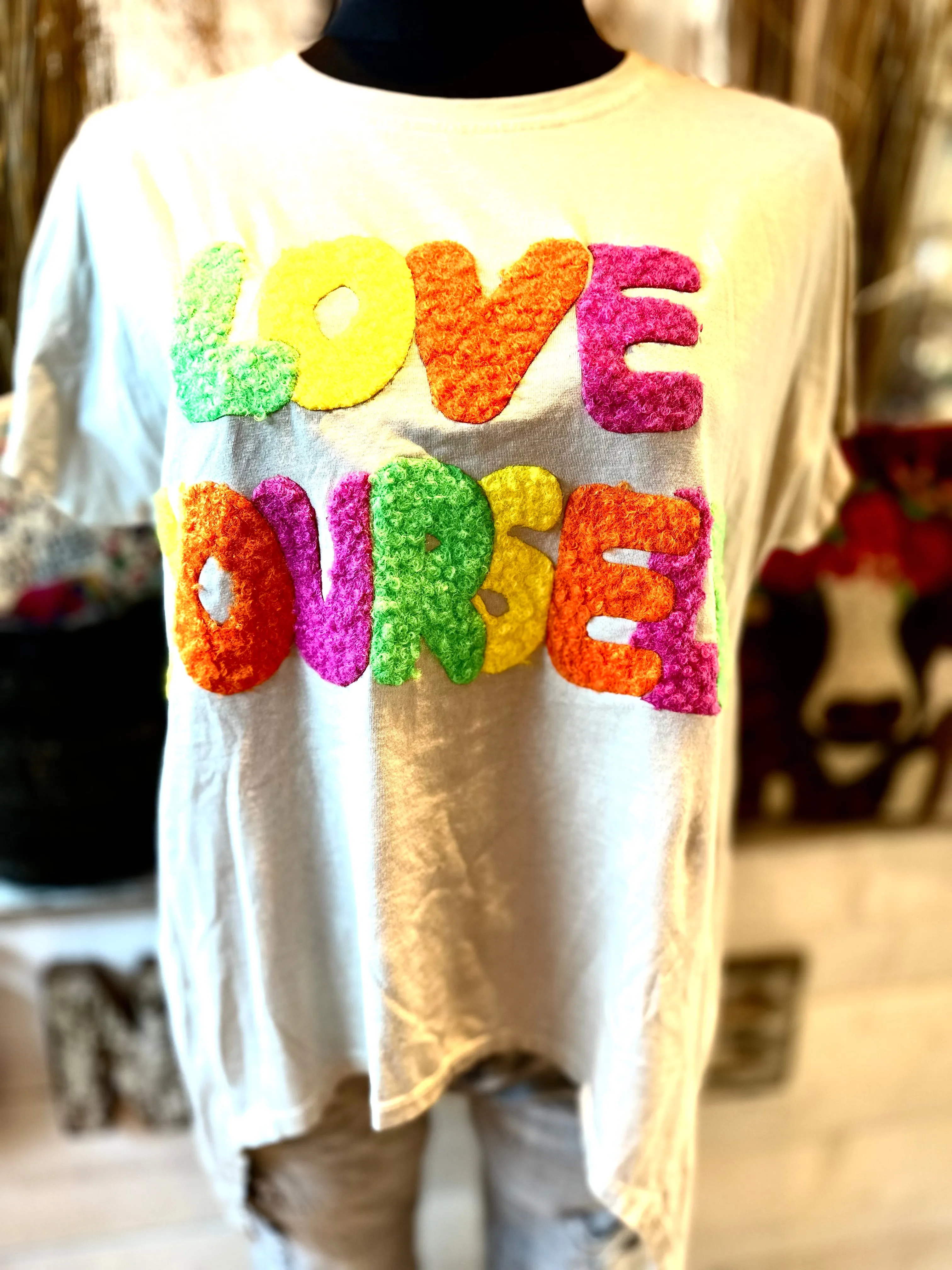 T-Shirt " Love Yourself "