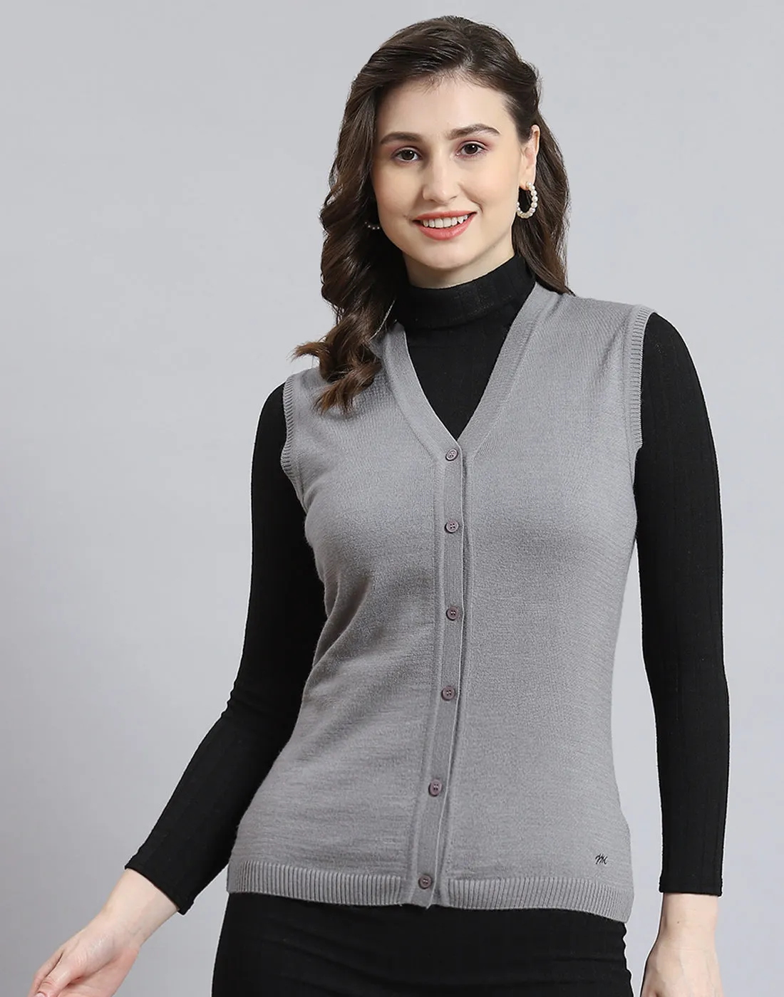 Women Grey Solid V Neck Sleeveless Cardigan
