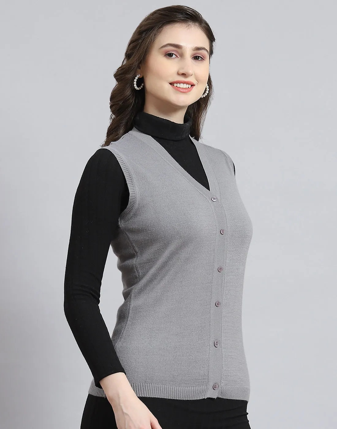Women Grey Solid V Neck Sleeveless Cardigan